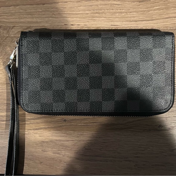 Checkered Black and Grey Zip Wallet Wristlet Clutch - Picture 4 of 5